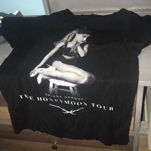 Arianna Grande shirt